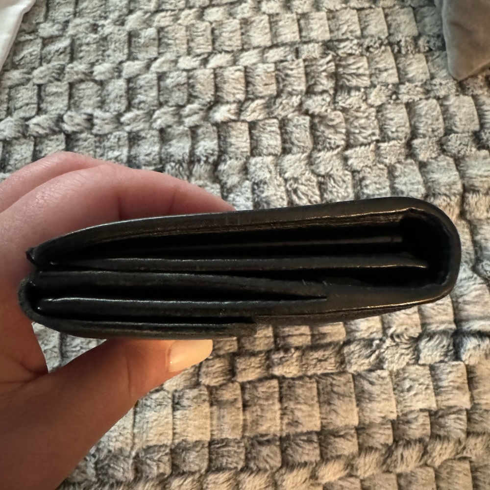 Authentic Gucci wallet - Picture 5 of 16
